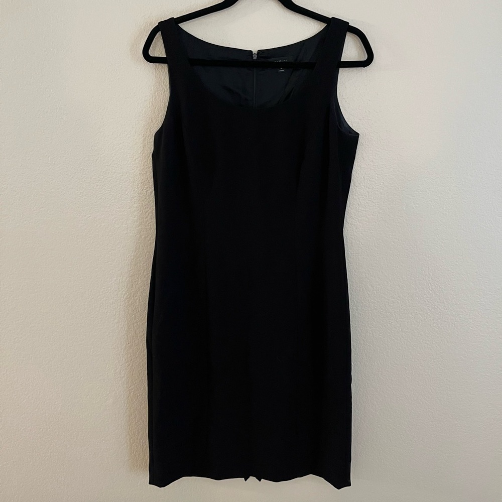 Tahari Black Sheath Mini Dress Scoop Neck Sleeveless